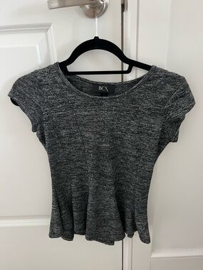 BCX Gray Heathered Short Sleeve Flared Knit Top